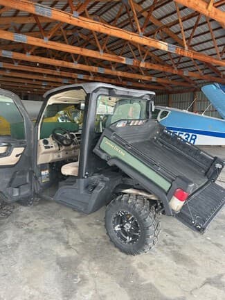 Image of John Deere XUV 835R Primary image