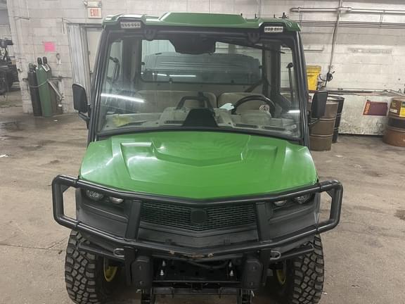 Image of John Deere XUV 835R equipment image 2