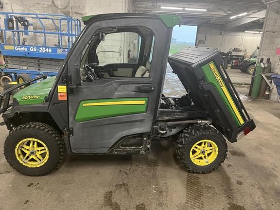 Image of John Deere XUV 835R equipment image 1