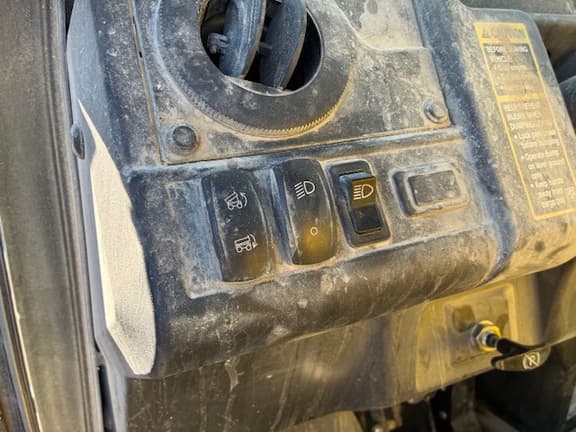 Image of John Deere XUV 865M equipment image 3