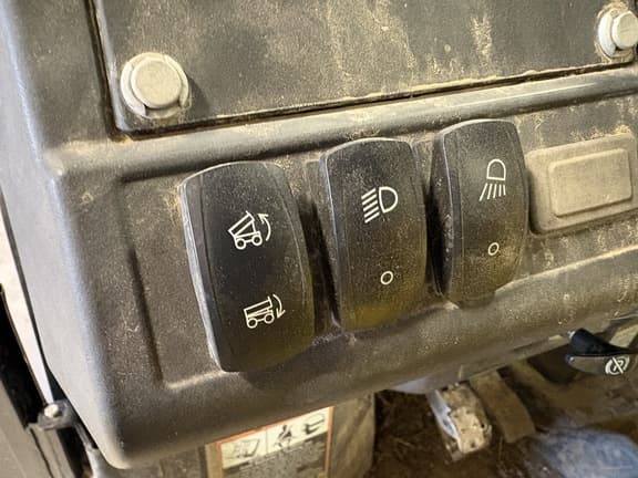 Image of John Deere XUV 865M equipment image 4