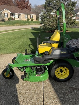 2019 John Deere Z720E Equipment Image0
