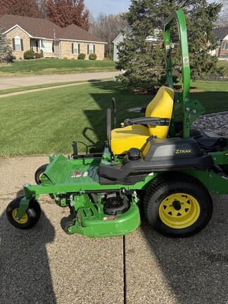 Image of John Deere Z720E Primary image