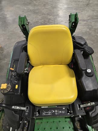 Image of John Deere Z915E equipment image 1