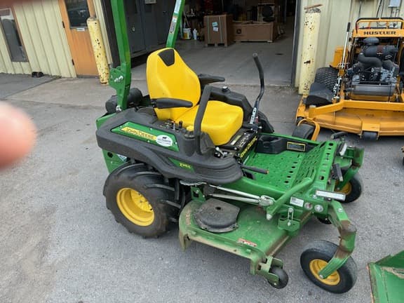 Image of John Deere Z915E equipment image 1