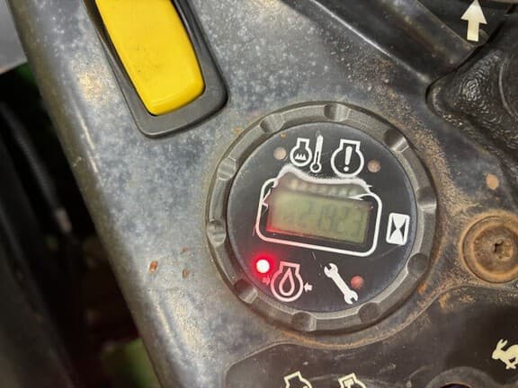 Image of John Deere Z930M equipment image 3