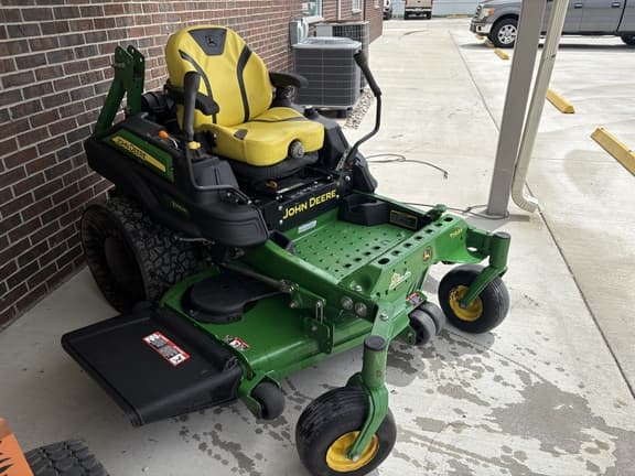 Image of John Deere Z930R equipment image 1