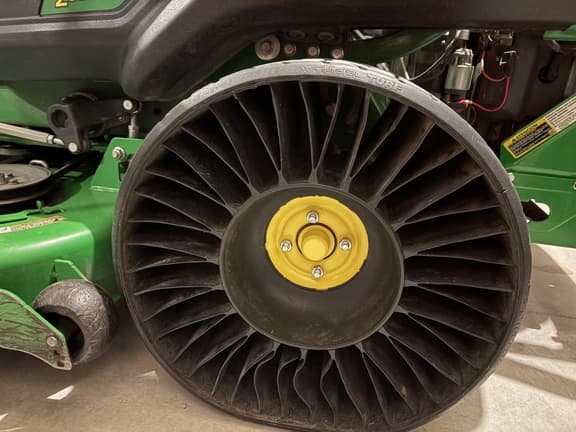 Image of John Deere Z950M equipment image 3