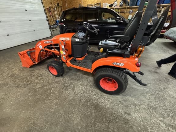 Image of Kubota BX2680 equipment image 2