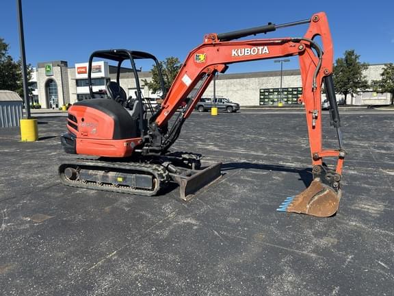 Image of Kubota KX040-4 equipment image 3