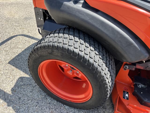 Image of Kubota ZD1211 equipment image 4