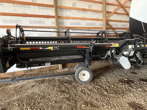 Image of MacDon FD140 equipment image 1