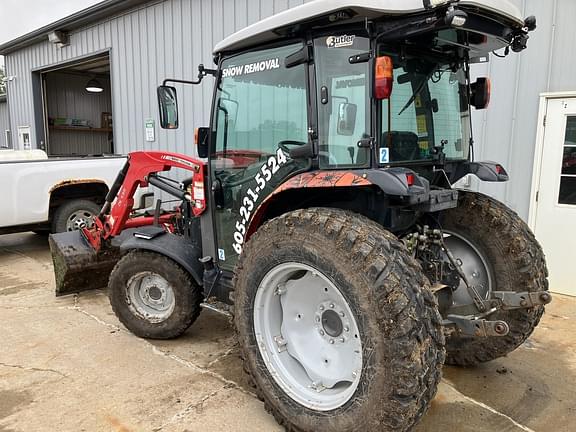 Image of Massey Ferguson 1760M equipment image 2