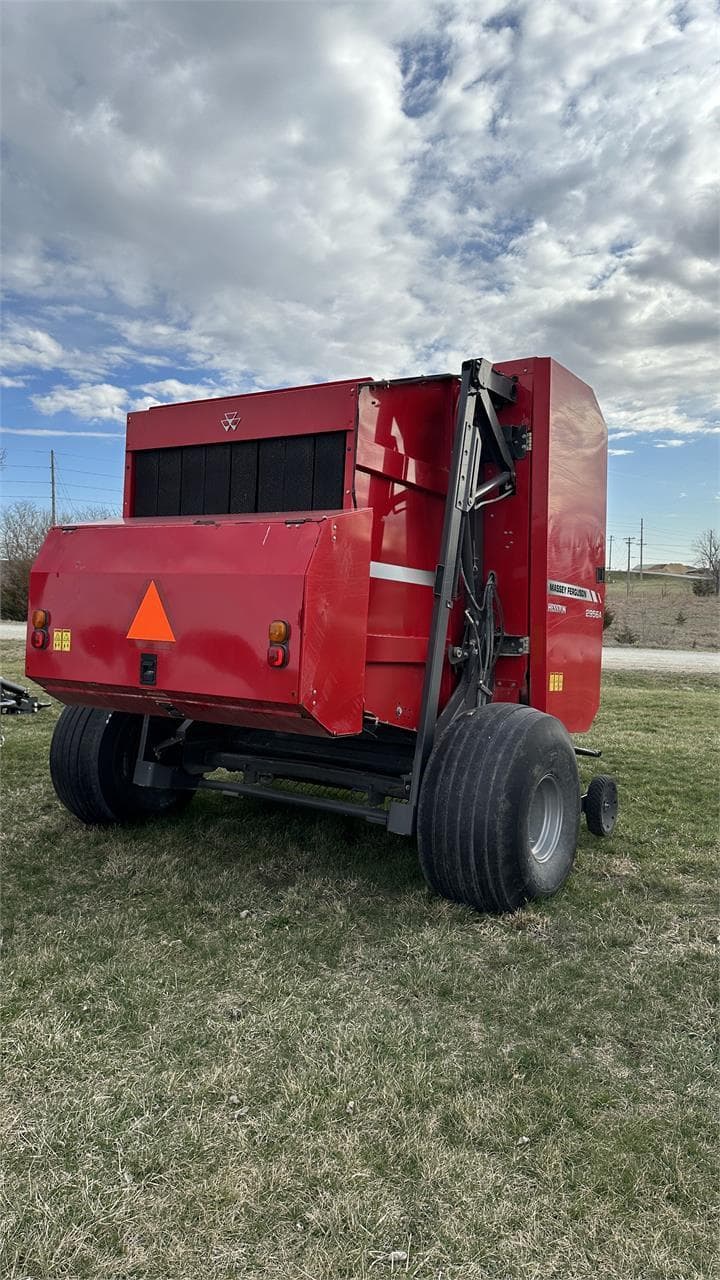 Image of Massey Ferguson 2956A Image 1