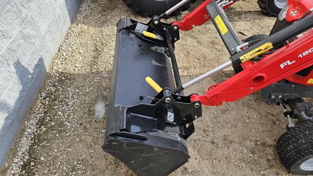Image of Massey Ferguson GC1723EB equipment image 3