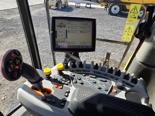 Image of New Holland CR8.90 equipment image 1