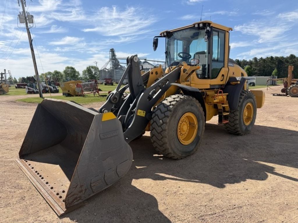 2019 Volvo L90H Equipment Image0