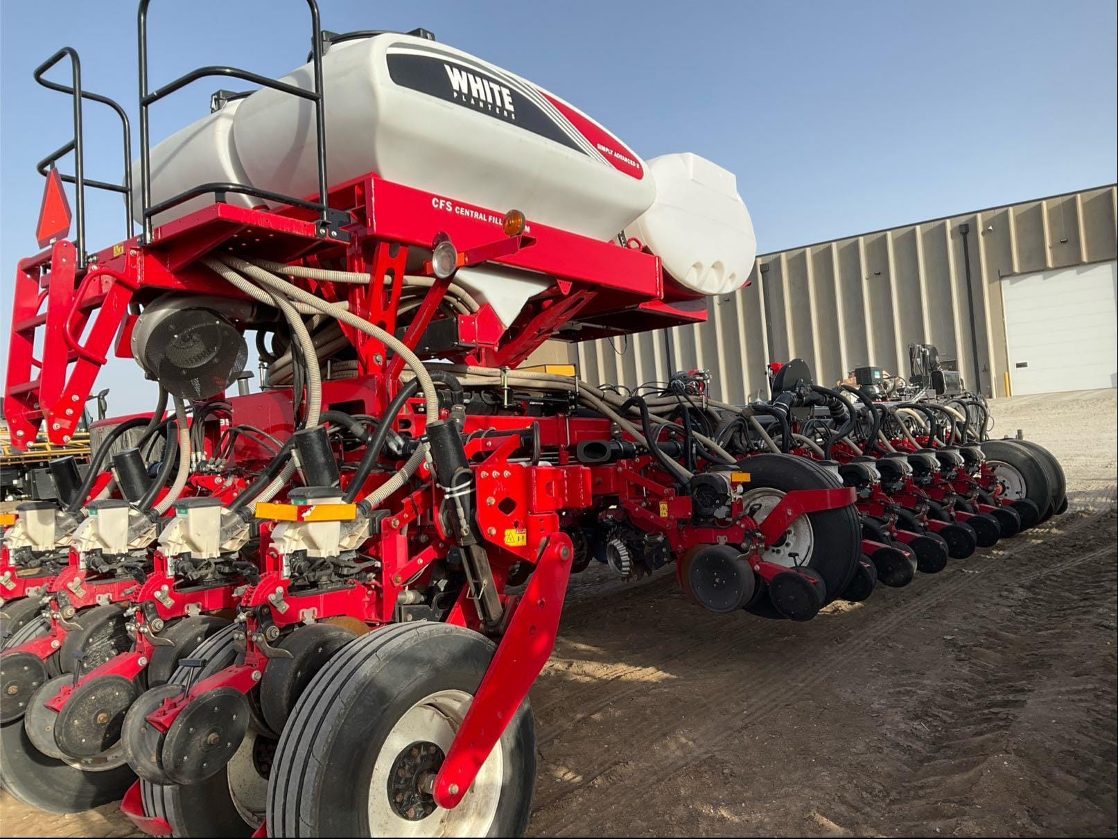 2019 White 9824 Equipment Image0