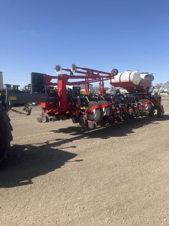 2019 White 9824 Equipment Image0