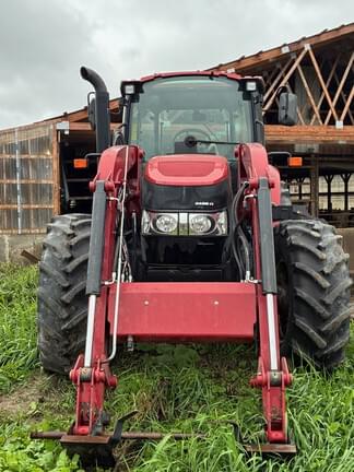 Image of Case IH Farmall 110C equipment image 3