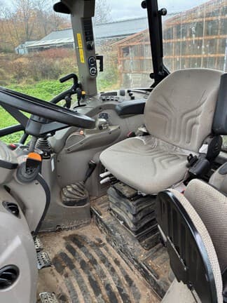 Image of Case IH Farmall 110C equipment image 2