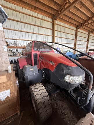 Image of Case IH Farmall 120C equipment image 4