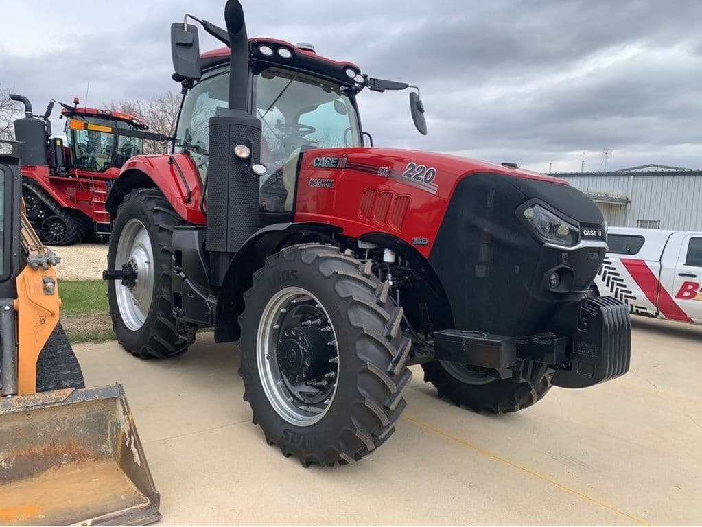 Image of Case IH Magnum 220 Primary image
