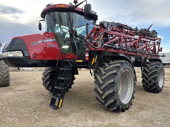 2020 Case IH Patriot 4440 Equipment Image0