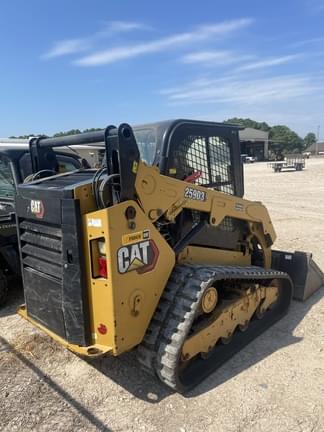 Image of Caterpillar 259D3 equipment image 3