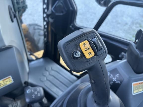 Image of Caterpillar 420F equipment image 4