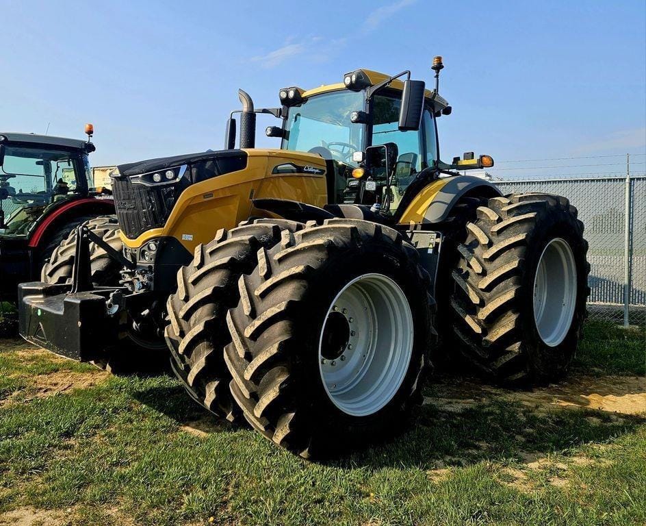 2020 Challenger 1050 Equipment Image0