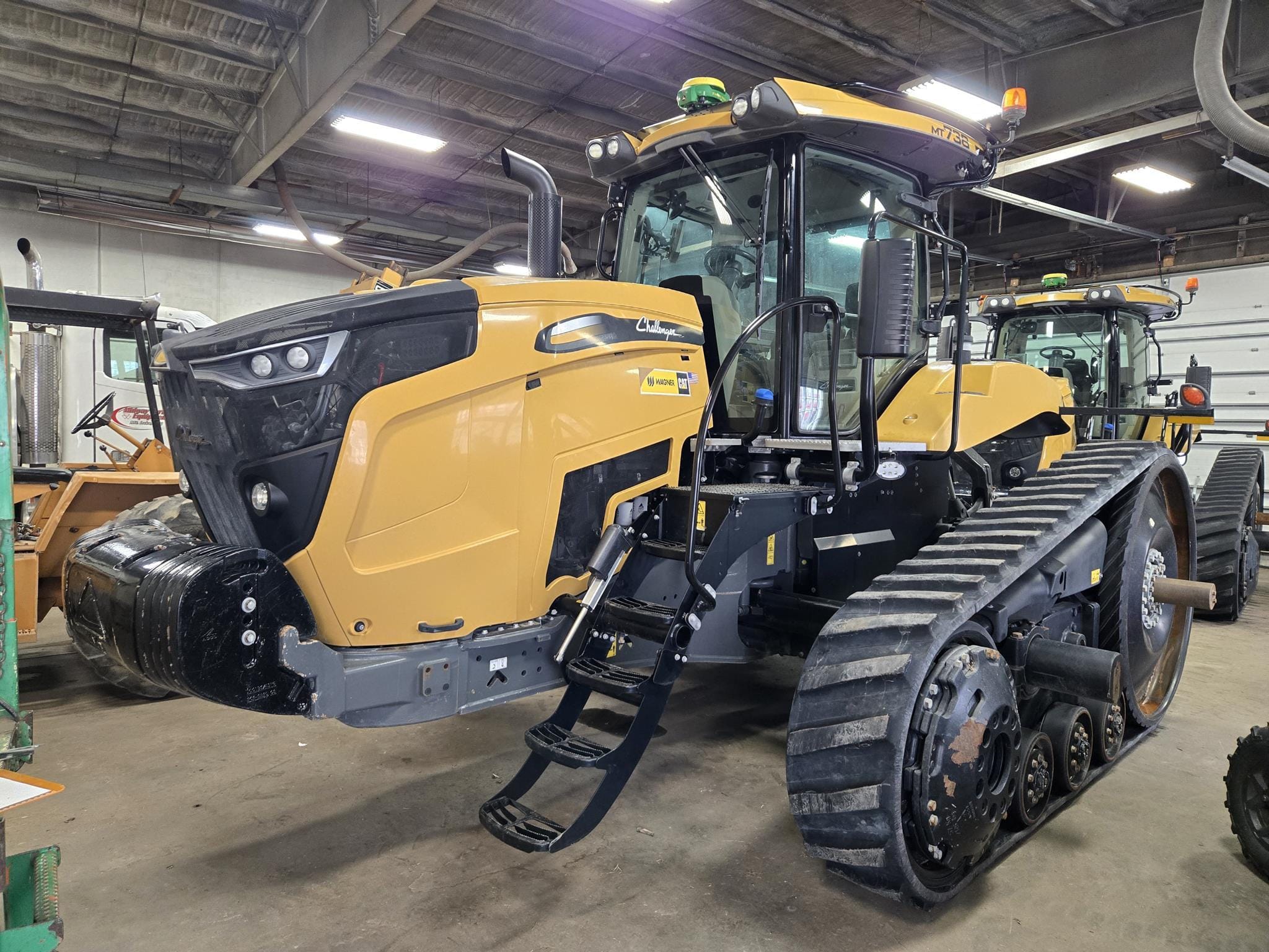 2020 Challenger MT738 Equipment Image0