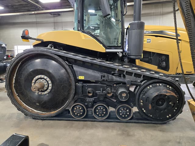 Image of Challenger MT738 equipment image 4