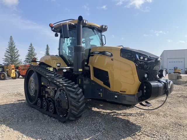 Image of Challenger MT743 equipment image 3