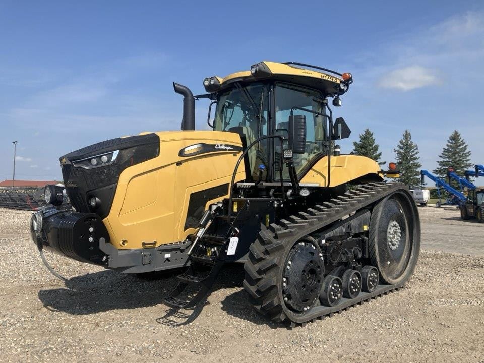 2020 Challenger MT743 Equipment Image0