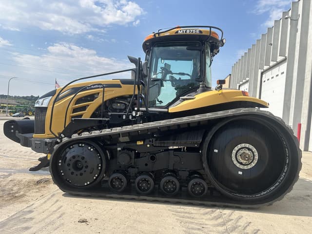 Image of Challenger MT875E equipment image 3