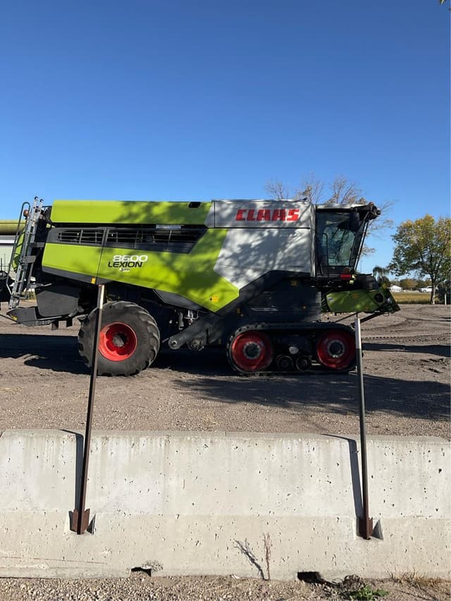 Image of CLAAS Lexion 8600TT equipment image 1