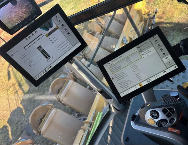 Image of CLAAS Lexion 8700TT equipment image 3