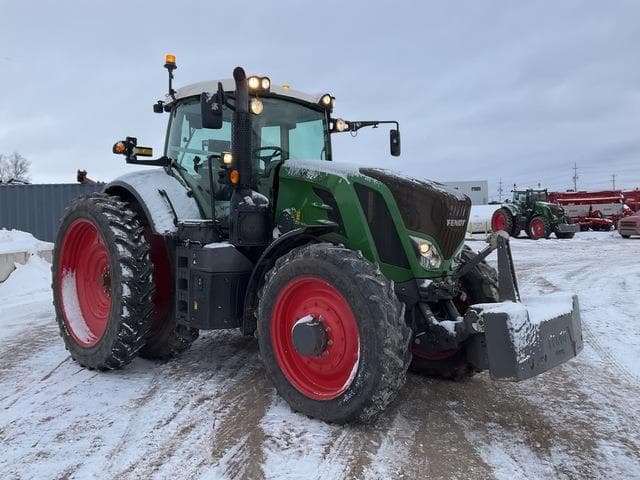 Image of Fendt 824 Vario equipment image 3