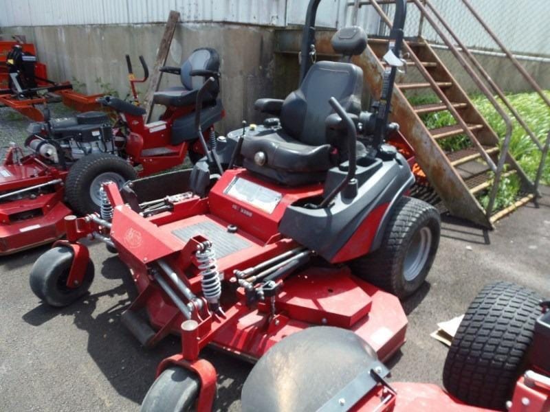 2020 Ferris ISX3300 Equipment Image0