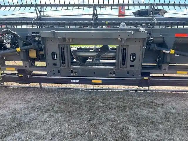 Image of Gleaner 9335 equipment image 4