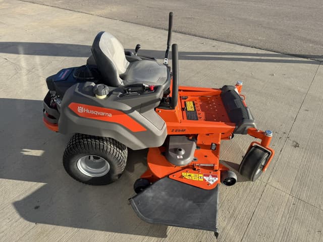 Image of Husqvarna Z254F equipment image 2