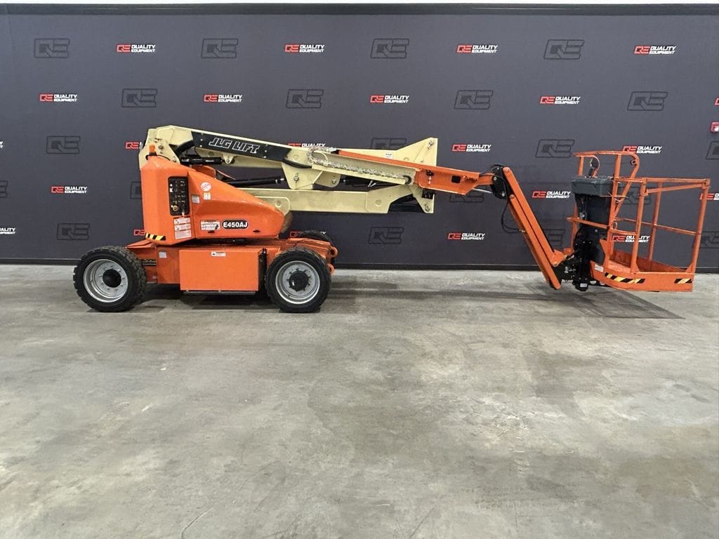 2020 JLG E450AJ Equipment Image0