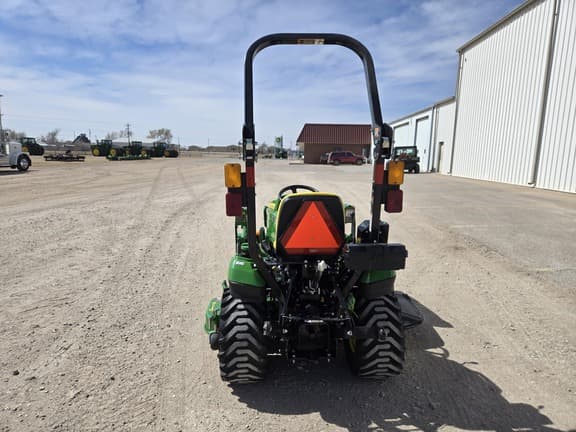 Image of John Deere 1023E equipment image 4