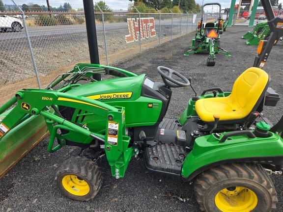 Image of John Deere 1023E equipment image 1