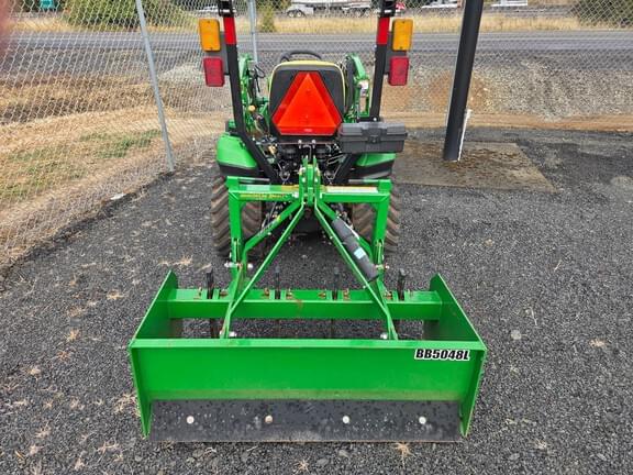 Image of John Deere 1023E equipment image 3
