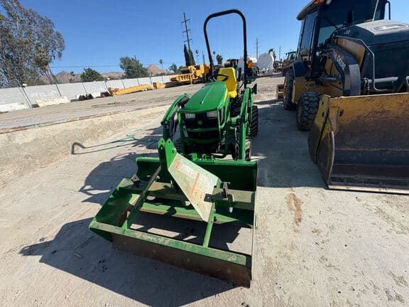 Image of John Deere 1025R equipment image 1