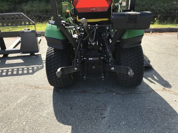 Image of John Deere 1025R equipment image 3