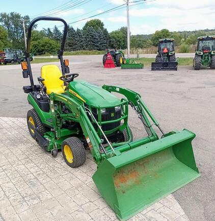 Image of John Deere 1025R equipment image 3