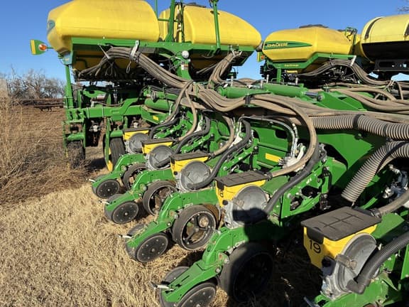 Image of John Deere 1775 Primary image